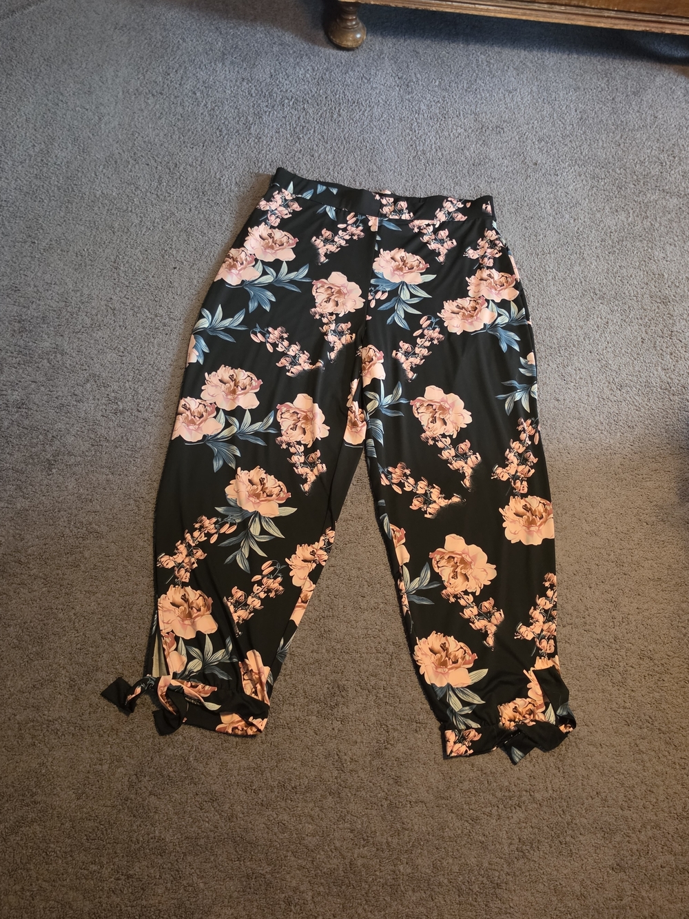 Kate & Mallory Black High Waist Pants Pink & Blue Floral Print Tie Hems Size 1X